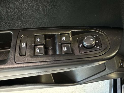 Used 2023 Volkswagen Taos SE w/ Black Wheel Package AWD/4WD image 20