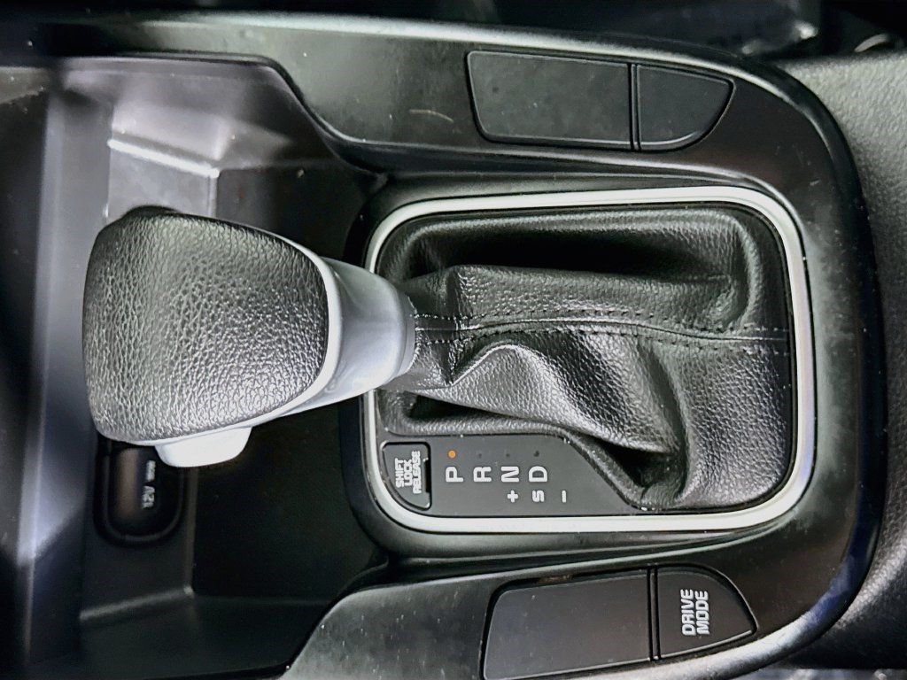 Used 2025 Kia Soul LX FWD image 19