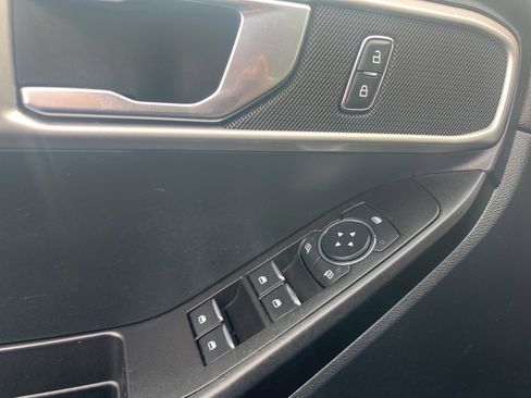 Used 2021 Ford Explorer Base image 25