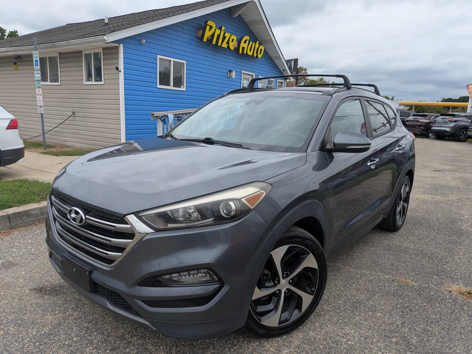 Used 2016 Hyundai Tucson Limited w/ Option Group 03 FWD image 2