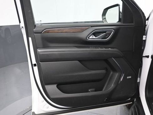 Used 2023 Chevrolet Suburban Premier RWD image 15