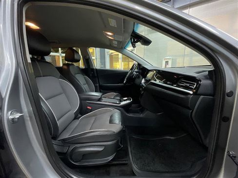 Used 2022 Kia Niro EX w/ Cold Weather Package image 27