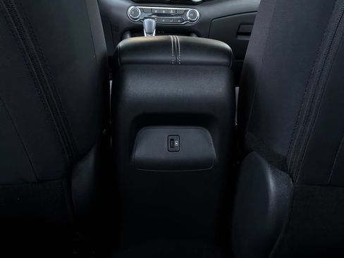 Used 2025 Nissan Sentra SV FWD image 12