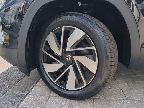 Certified 2024 Volkswagen Atlas SE image 36