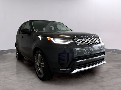 Used 2025 Land Rover Discovery Metropolitan Edition AWD/4WD image 6
