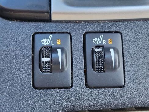 Used 2016 Toyota Highlander XLE image 25