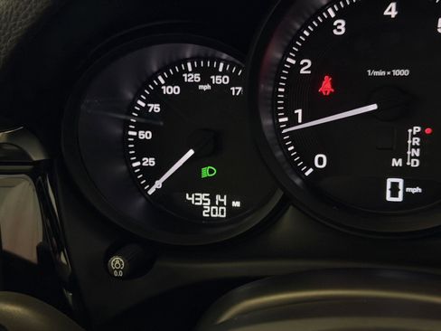 Certified 2022 Porsche Macan image 22