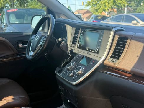 Used 2020 Toyota Sienna Limited Premium AWD/4WD image 13