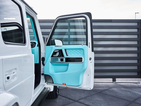 Used 2025 Mercedes-Benz G 63 AMG 4MATIC image 32