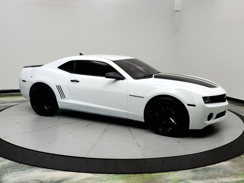 Used 2012 Chevrolet Camaro LS RWD image 3