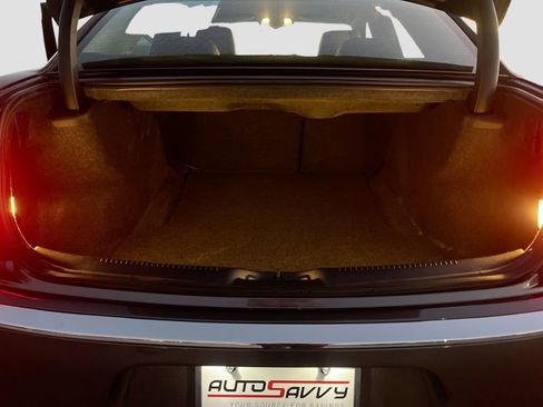 Used 2021 Chrysler 300 Touring L image 7