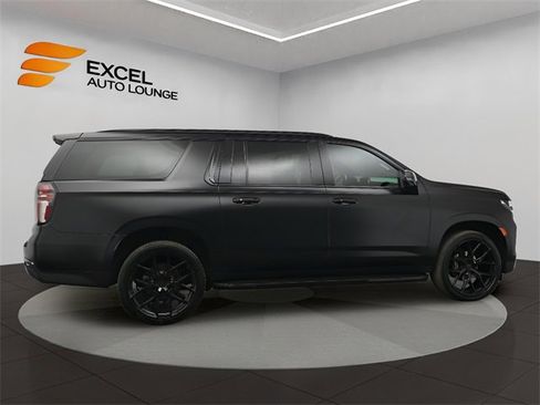 Used 2022 Chevrolet Suburban RST w/ Luxury Package image 6