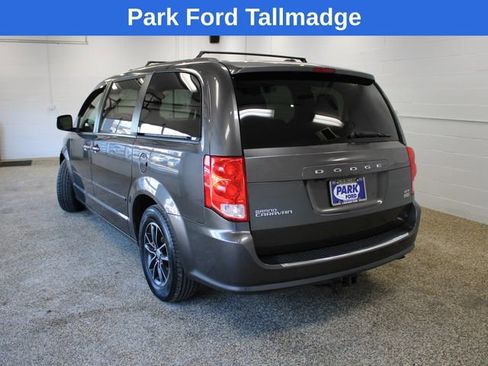 Used 2017 Dodge Grand Caravan GT image 3