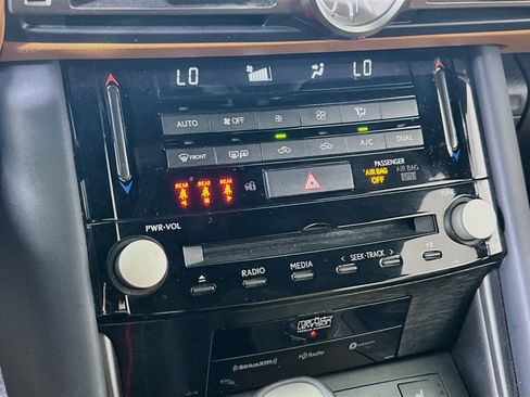 Used 2021 Lexus IS 300 AWD image 16