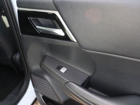 Used 2023 Mitsubishi Outlander SE AWD/4WD image 16