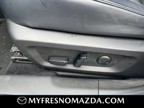 Used 2025 Mitsubishi Outlander SE FWD image 10