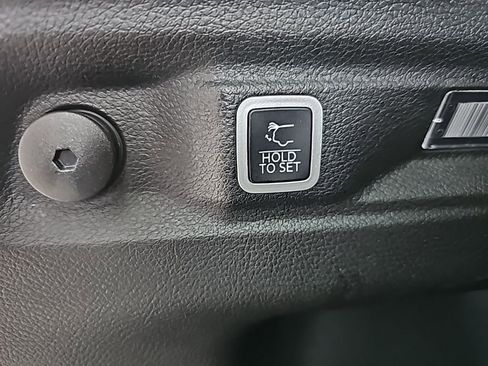 Used 2024 Jeep Grand Cherokee L Laredo AWD/4WD image 36