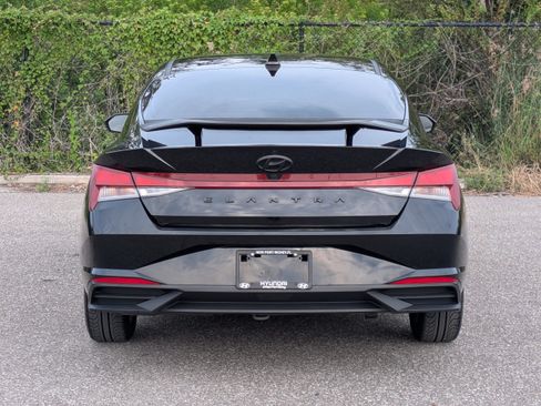 Certified 2023 Hyundai Elantra SEL w/ Cargo Package FWD image 4