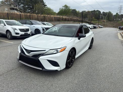 Used 2020 Toyota Camry XSE image 1