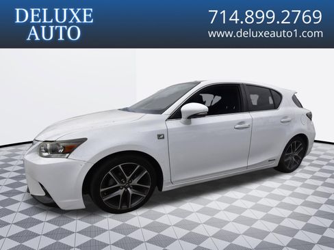 Used 2015 Lexus CT 200h w/ Navigation Package FWD image 1