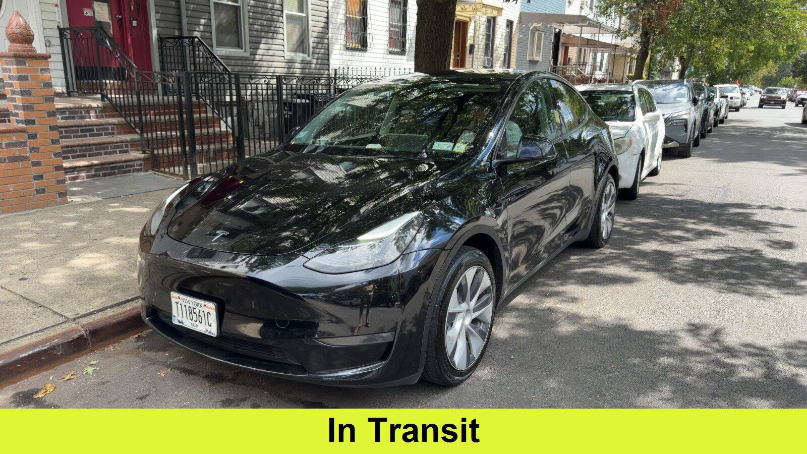Used 2023 Tesla Model Y Long Range AWD/4WD image 1