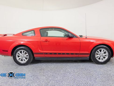 Used 2006 Ford Mustang Coupe RWD image 8