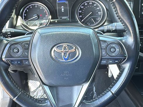 Certified 2022 Toyota Camry SE image 11