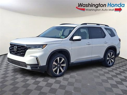 New 2025 Honda Pilot Touring image 3