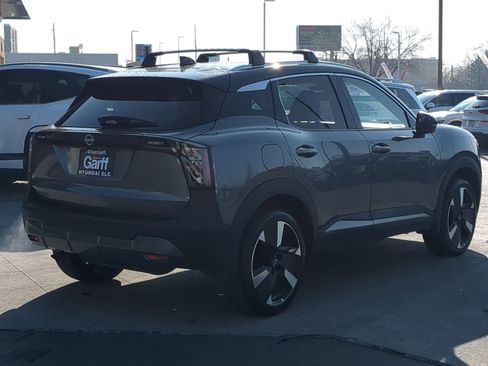 Used 2025 Nissan Kicks SR image 5