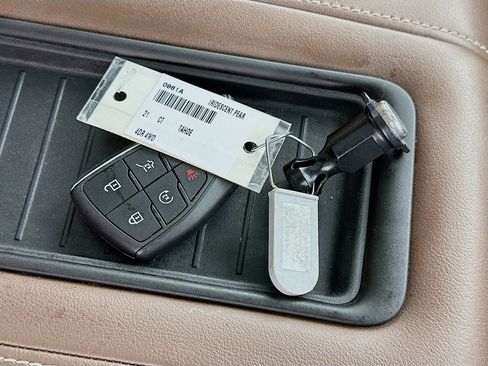 Used 2021 Chevrolet Tahoe High Country w/ Premium Package AWD/4WD image 35