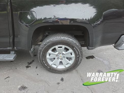 Used 2022 Chevrolet Colorado LT w/ LT Convenience Package AWD/4WD image 21