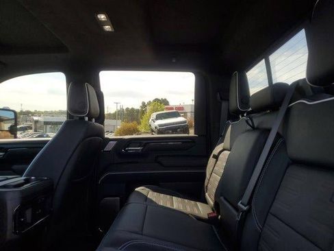 Used 2026 GMC Sierra 2500 AT4X image 10