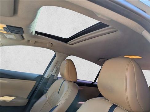Used 2021 Nissan Sentra SV w/ SV Premium Package FWD image 15
