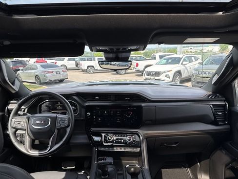 Used 2024 GMC Sierra 1500 AT4 w/ Technology Package AWD/4WD image 19