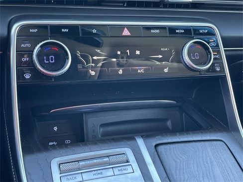 Used 2024 Genesis GV80 2.5T image 19