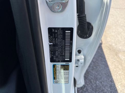 Used 2025 Kia K5 LXS FWD image 28