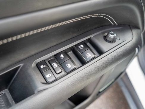 Used 2023 Jeep Compass Latitude w/ Convenience Group AWD/4WD image 18