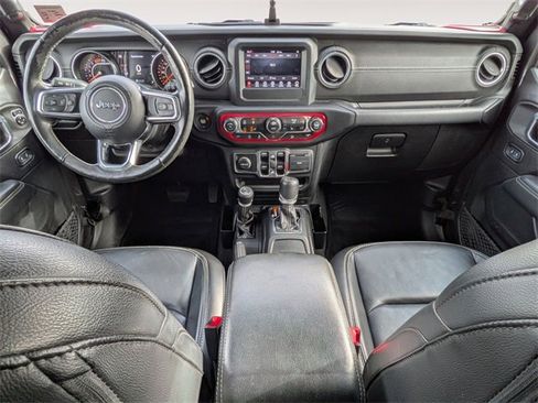 Used 2019 Jeep Wrangler Unlimited Sahara w/ Cold Weather Group image 29