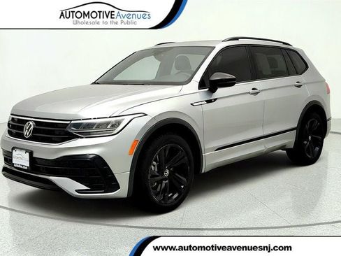 Used 2023 Volkswagen Tiguan SE R-Line FWD image 1
