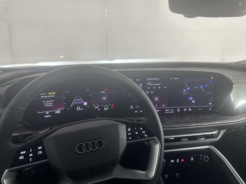 Used 2025 Audi Q5 Premium Plus w/ Premium Plus image 17