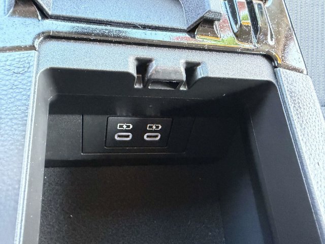 Used 2024 Toyota Prius LE FWD image 30