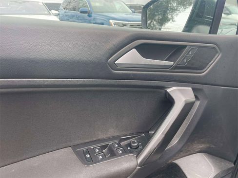 Used 2021 Volkswagen Tiguan S image 17