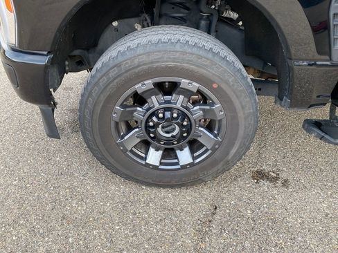 Used 2023 Ford F250 Lariat w/ Sport Appearance Package image 28