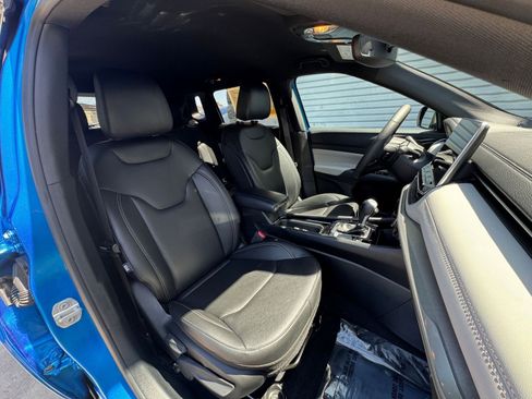 Used 2025 Jeep Compass Limited image 37