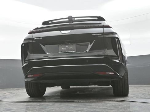 Certified 2024 Cadillac Lyriq Luxury AWD/4WD image 23