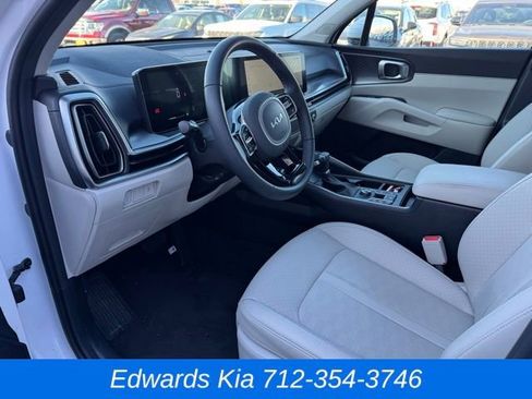 New 2025 Kia Sorento S image 16