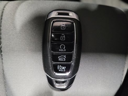 Used 2023 Hyundai Elantra SEL image 32