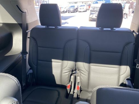 Used 2019 GMC Acadia SLT AWD/4WD image 29