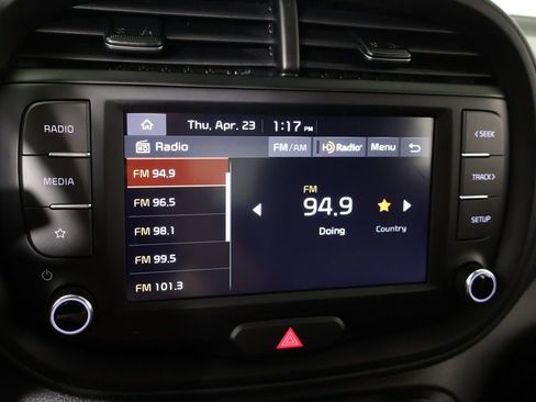 Used 2025 Kia Soul LX w/ LX Technology Package FWD image 41