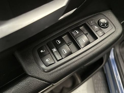 Used 2019 RAM 1500 Big Horn AWD/4WD image 18